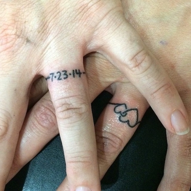 Tetované snubní prsteny