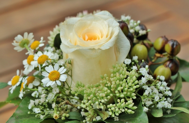 Květinová výzdoba je nezbytností na každé svatbě