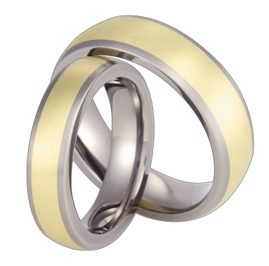 Co o vás vypovídá materiál vašich snubních prstenů?