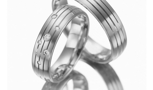 5 důvodů, proč mít snubní prsteny z chirurgické oceli