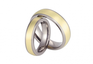 Co o vás vypovídá materiál vašich snubních prstenů?
