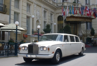 Exkluzivní vůz na svatbu? Jedině Rolls-Royce!