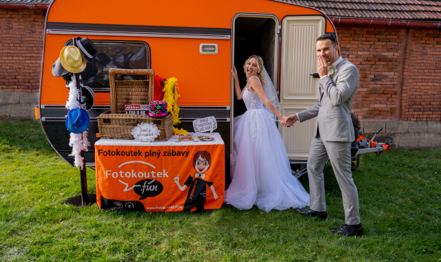 Novinka pro svatební focení: Fotokoutek v karavanu se představuje