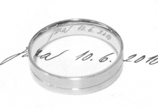 Originální rytina na snubní prsteny s vlastním rukopisem