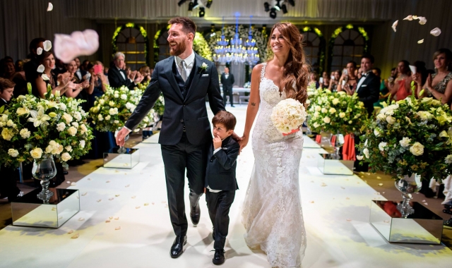 Svatba s dětskou láskou – Lionel Messi si užil svou svatbu století