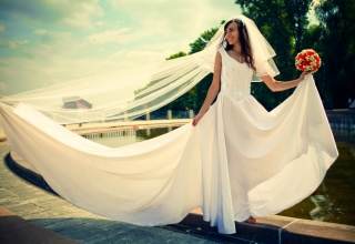 Svatební šaty s vlečkou – ano nebo ne?