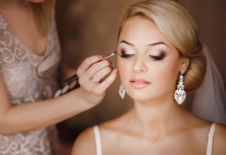 Triky, aby váš svatební makeup vydržel celý den