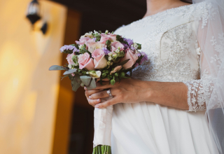 Zásnubní a snubní prsten: Jak je nosit po svatbě
